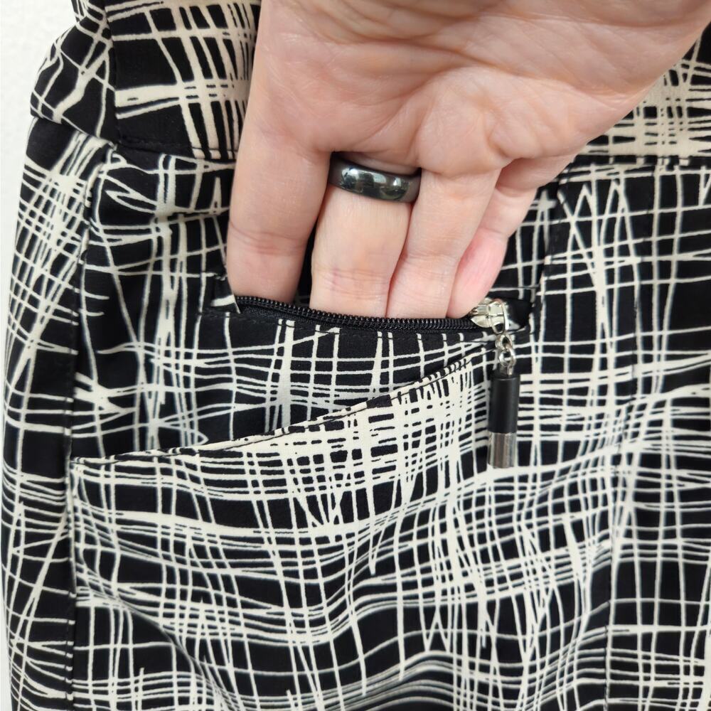 Jamie Sadock Women Strings Golf Skort Size 8 M Two-Way Zip Cooltrex Black/White - Picture 5 of 9